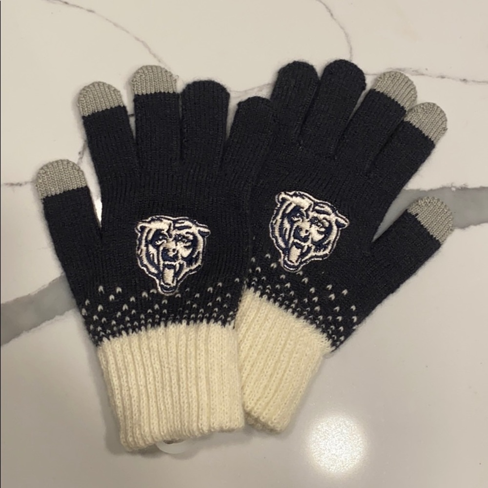 NWT Women’s Gloves, Chicago Bears